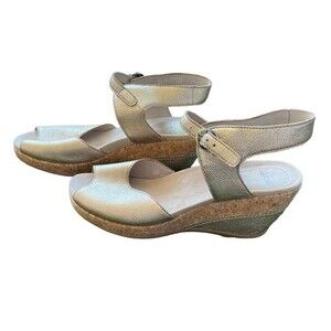 Dansko Charlotte Wedge Sandal Gold Crinkle Leather Women's size 10 / EU 41